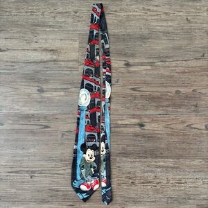 VINTAGE DISNEY 100% SILK MICKEY MOUSE GRAPHIC TIE